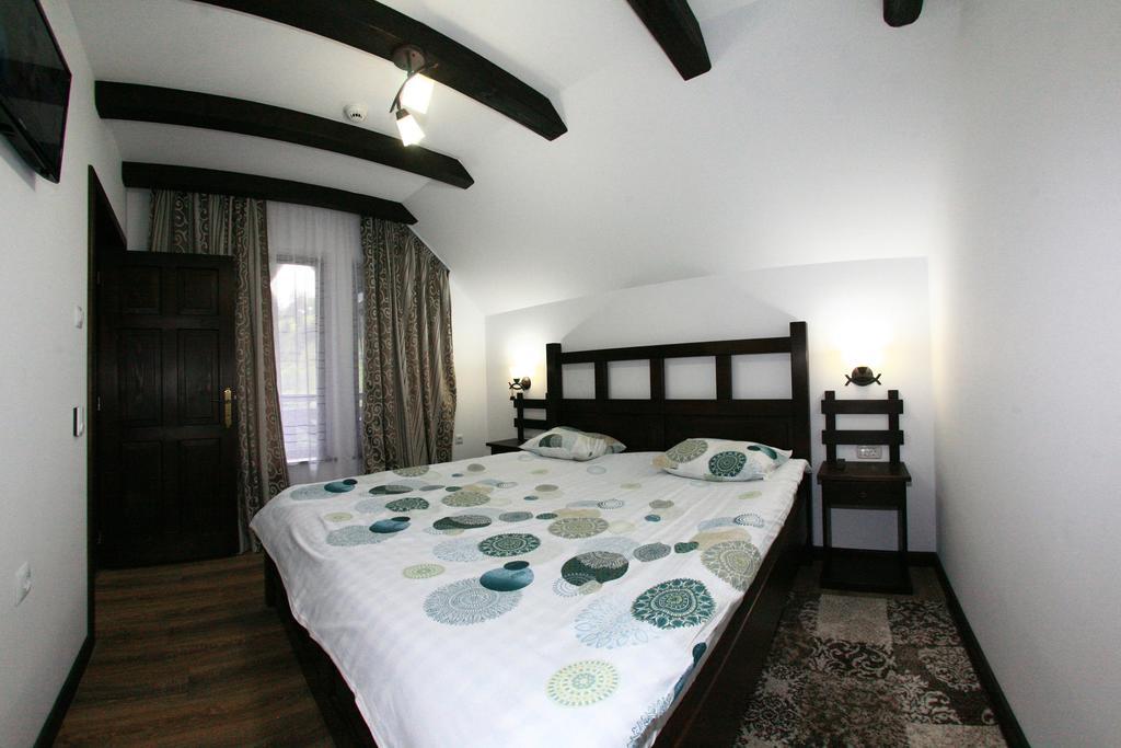 Pensiunea Casa Elvira วามา ภายนอก รูปภาพ